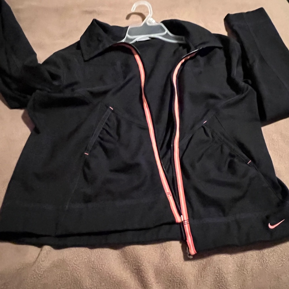 nike jacket size L never worn new without tags